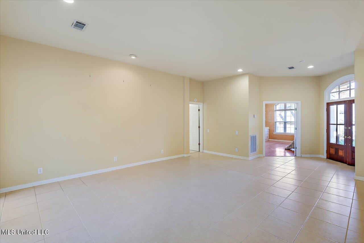 518 Heatherstone Court Ridgeland, MS 39157 - Photo 9 of 48 11-518 Heatherstone Ct