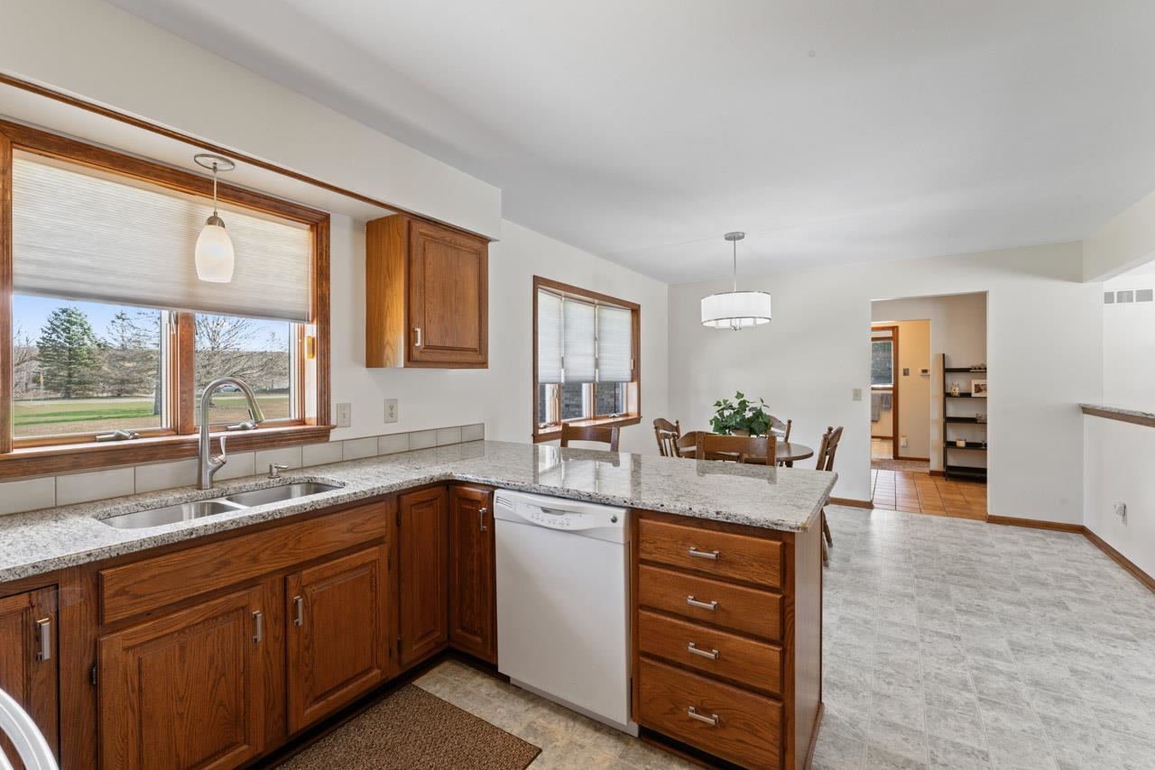 5802 Pratt Road Lapeer, MI 48446 - Photo 11 of 33