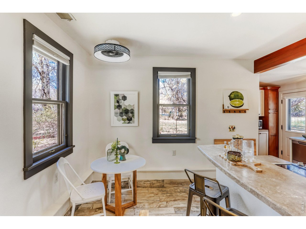 11 Red Gulch Road Lyons, CO 80540 - Photo 11 of 47 Sunny eat-in dining space plus breakfast bar