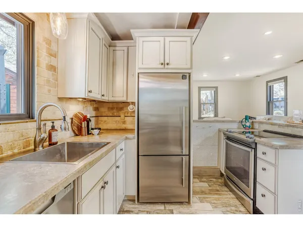 $680,000 | 11 Red Gulch Road, Lyons, CO 80540