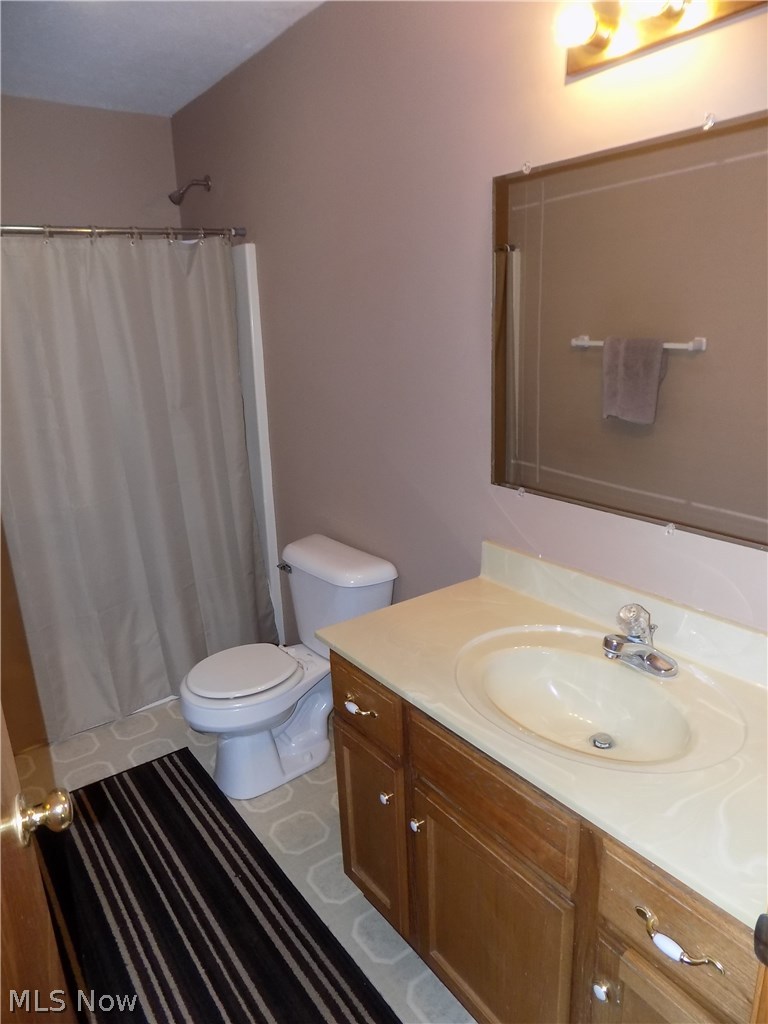 2120 Lynn Road Kent, OH 44240 - Photo 23 of 25 Second floor full bathroom.