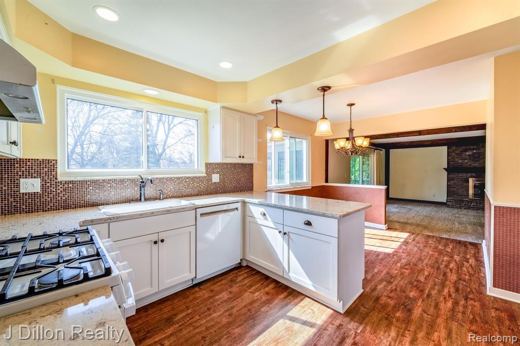 42807 Saxony Road Canton, MI 48187 - Photo 20 of 55