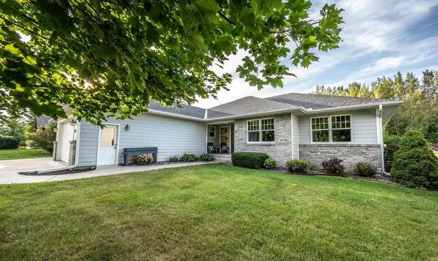 $545,000 | 2220 Greenfield Drive East, Northfield, MN 55057