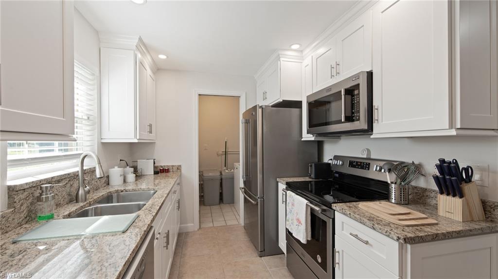 900 Coconut Circle West Naples, FL 34104 - Photo 12 of 33