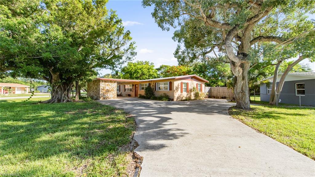 900 Coconut Circle West Naples, FL 34104 - Photo 25 of 33