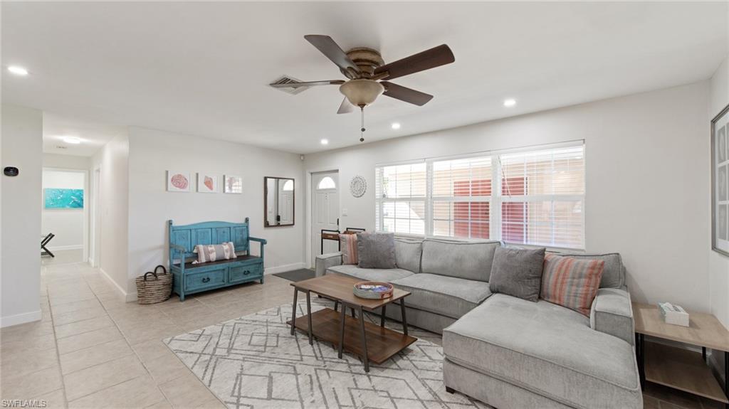 900 Coconut Circle West Naples, FL 34104 - Photo 3 of 33