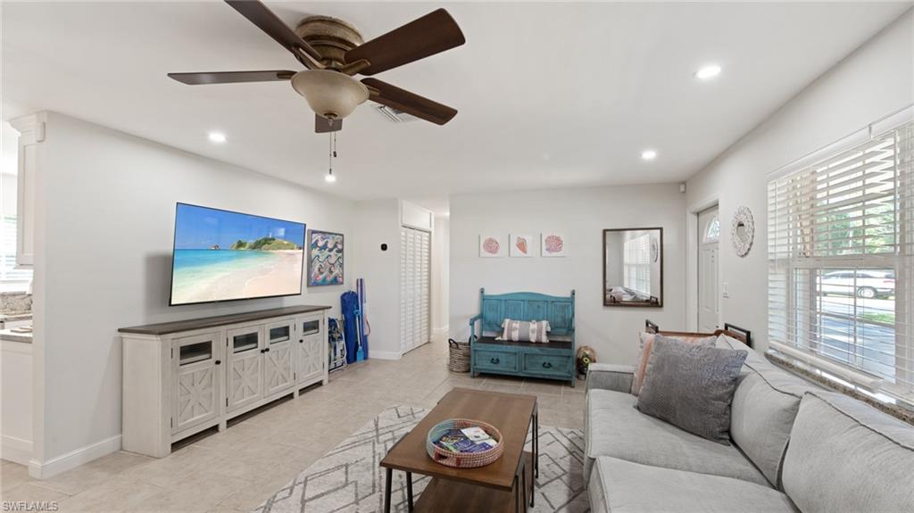 900 Coconut Circle West Naples, FL 34104 - Photo 5 of 33