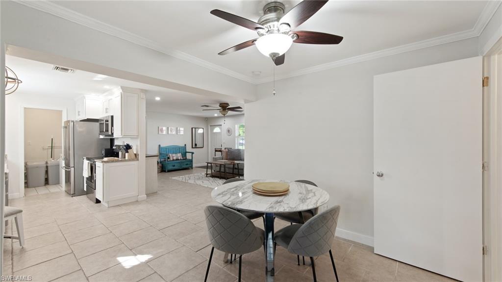 900 Coconut Circle West Naples, FL 34104 - Photo 8 of 33