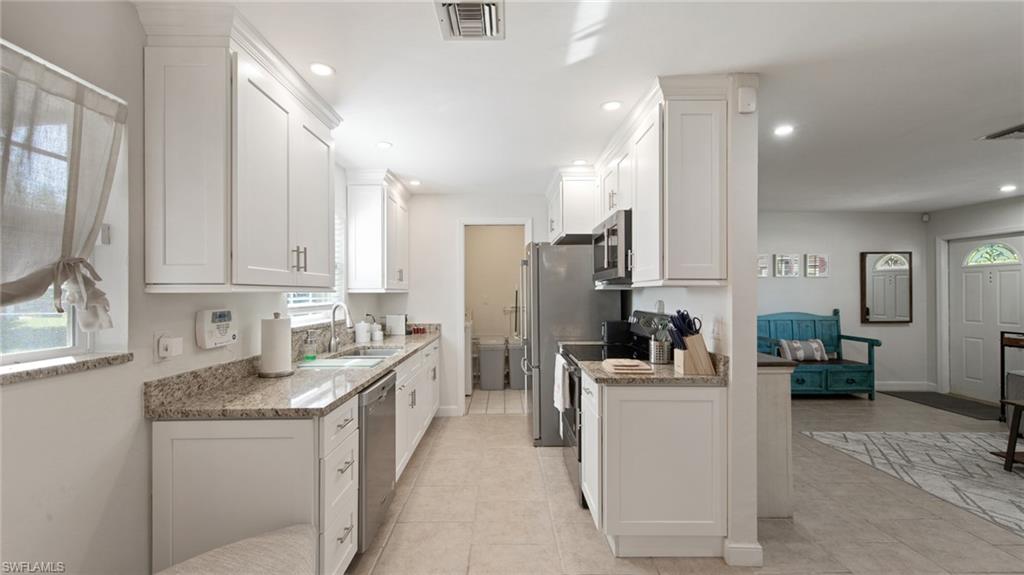 900 Coconut Circle West Naples, FL 34104 - Photo 9 of 33