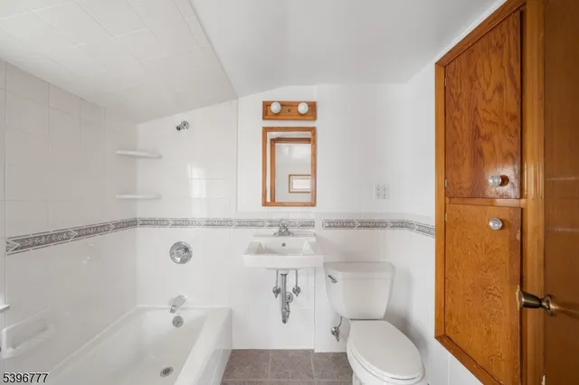 $489,000 | 707 Erudo Street, Linden, NJ 07036