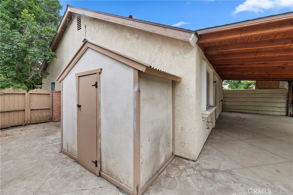 1959 Thornton Street Riverside, CA 92507 - Photo 21 of 26 a view of backyard of house