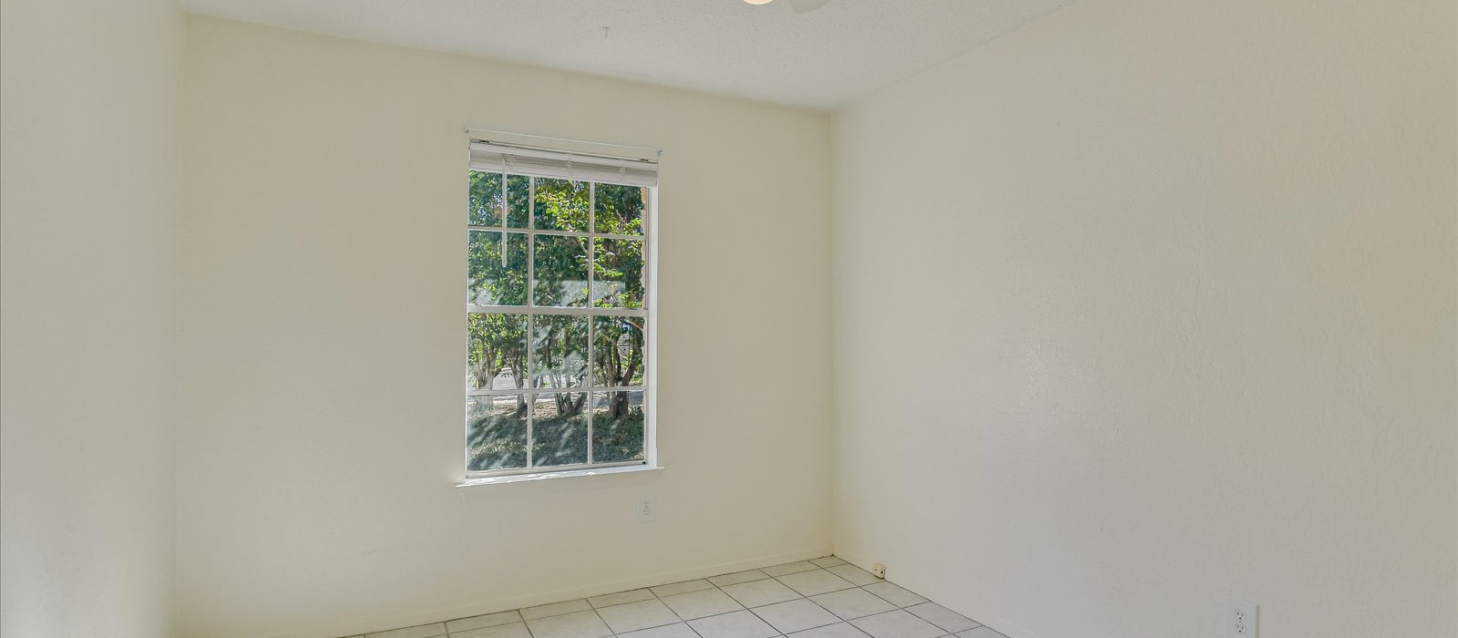 3908 Holt Drive Austin, TX 78749 - Photo 13 of 21 a view of a window in an empty room