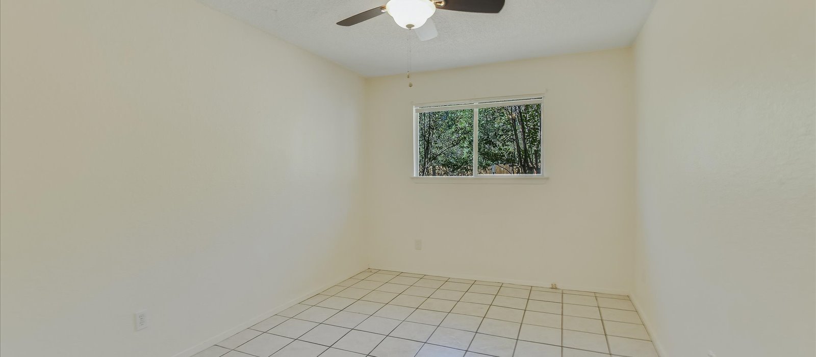 3908 Holt Drive Austin, TX 78749 - Photo 16 of 21 an empty room with a window