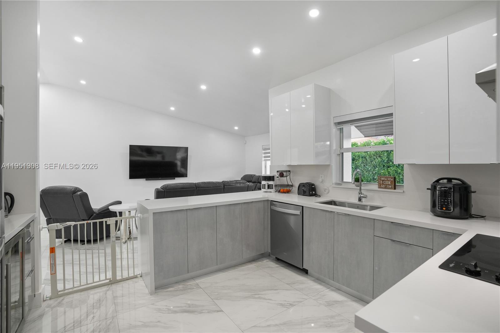 14005 Southwest 17th Terrace Miami, FL 33175 - Photo 22 of 68