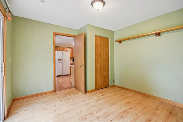 $260,000 | 27630 Hickory, Island Lake, IL 60042