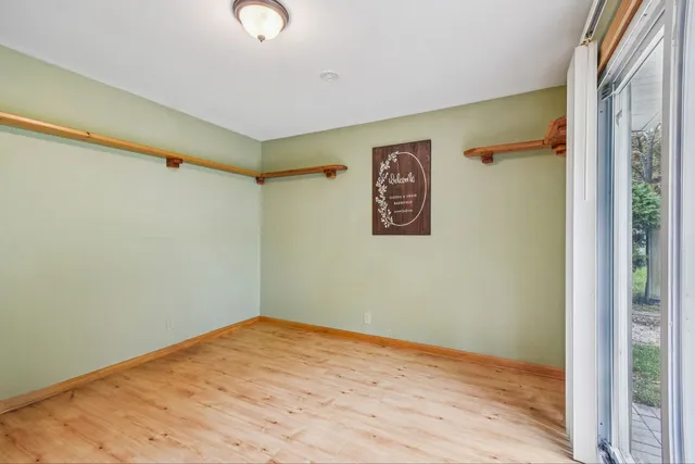 $260,000 | 27630 Hickory, Island Lake, IL 60042