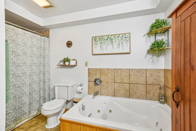 $260,000 | 27630 Hickory, Island Lake, IL 60042