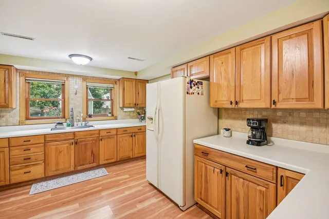 $260,000 | 27630 Hickory, Island Lake, IL 60042