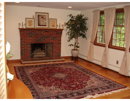 21 Vernon Road Scituate, MA 02066 - Photo 3 of 8 Gallery Image 3