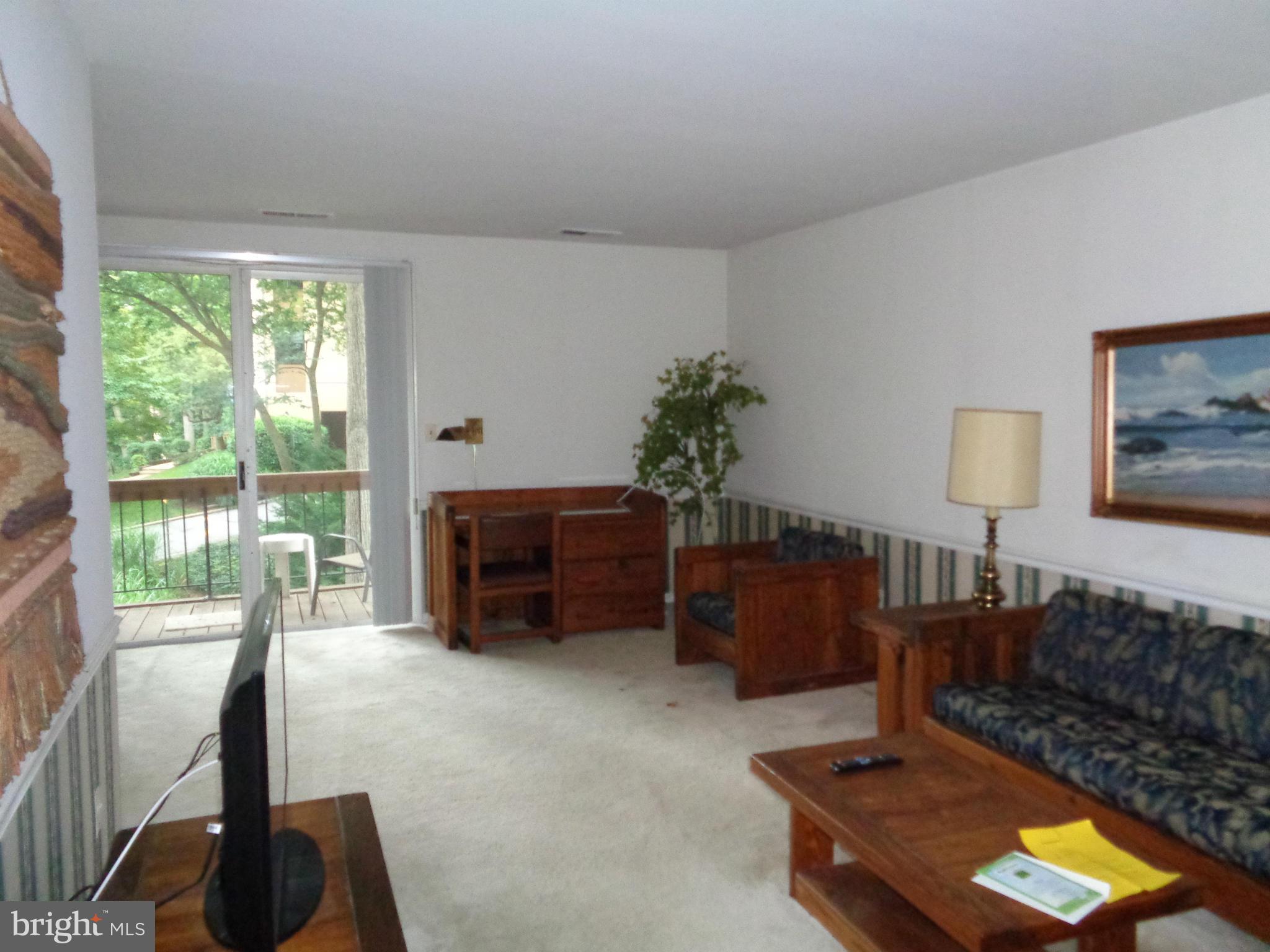 7 Cross Keys Road, Unit 7D Baltimore, MD 21210 - Photo 3 of 14 Living Room