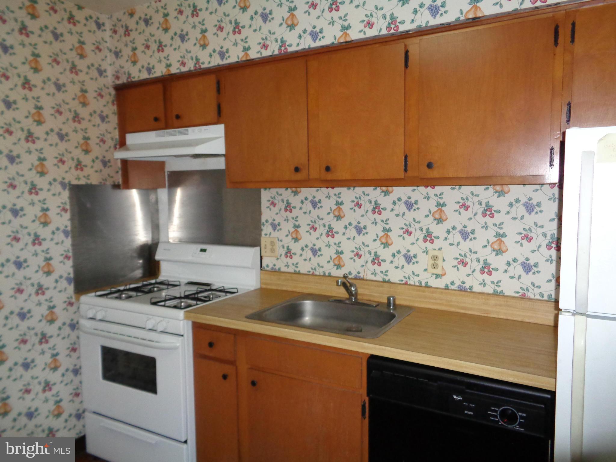 7 Cross Keys Road, Unit 7D Baltimore, MD 21210 - Photo 5 of 14 Kitchen