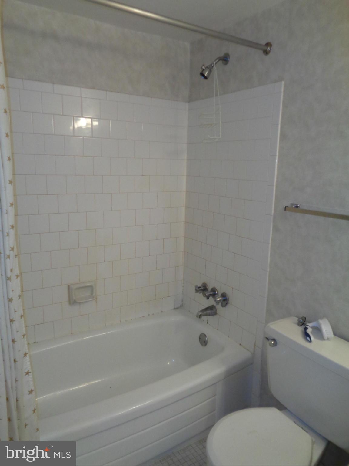 7 Cross Keys Road, Unit 7D Baltimore, MD 21210 - Photo 7 of 14 Bath