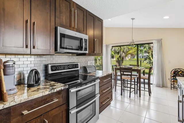 $675,000 | 21033 Cottonwood Drive, Boca Raton, FL 33428