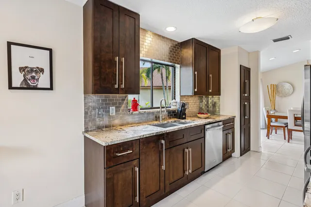 $675,000 | 21033 Cottonwood Drive, Boca Raton, FL 33428
