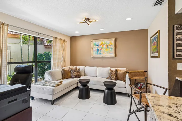 $675,000 | 21033 Cottonwood Drive, Boca Raton, FL 33428