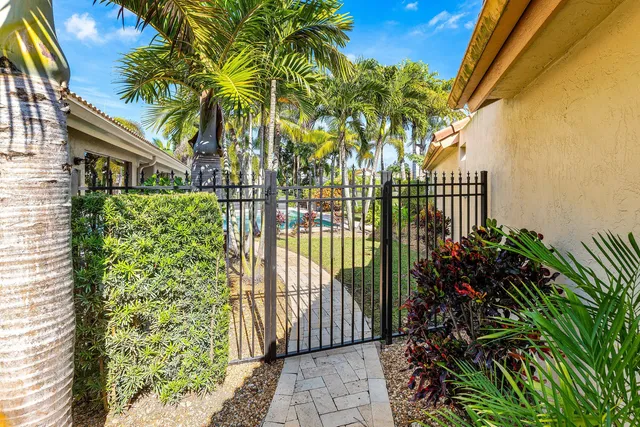 $675,000 | 21033 Cottonwood Drive, Boca Raton, FL 33428