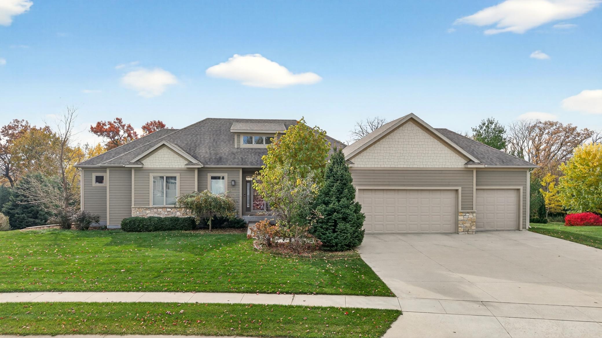 2348 Britwood Lane Southwest Rochester, MN 55902 - Photo 2 of 58