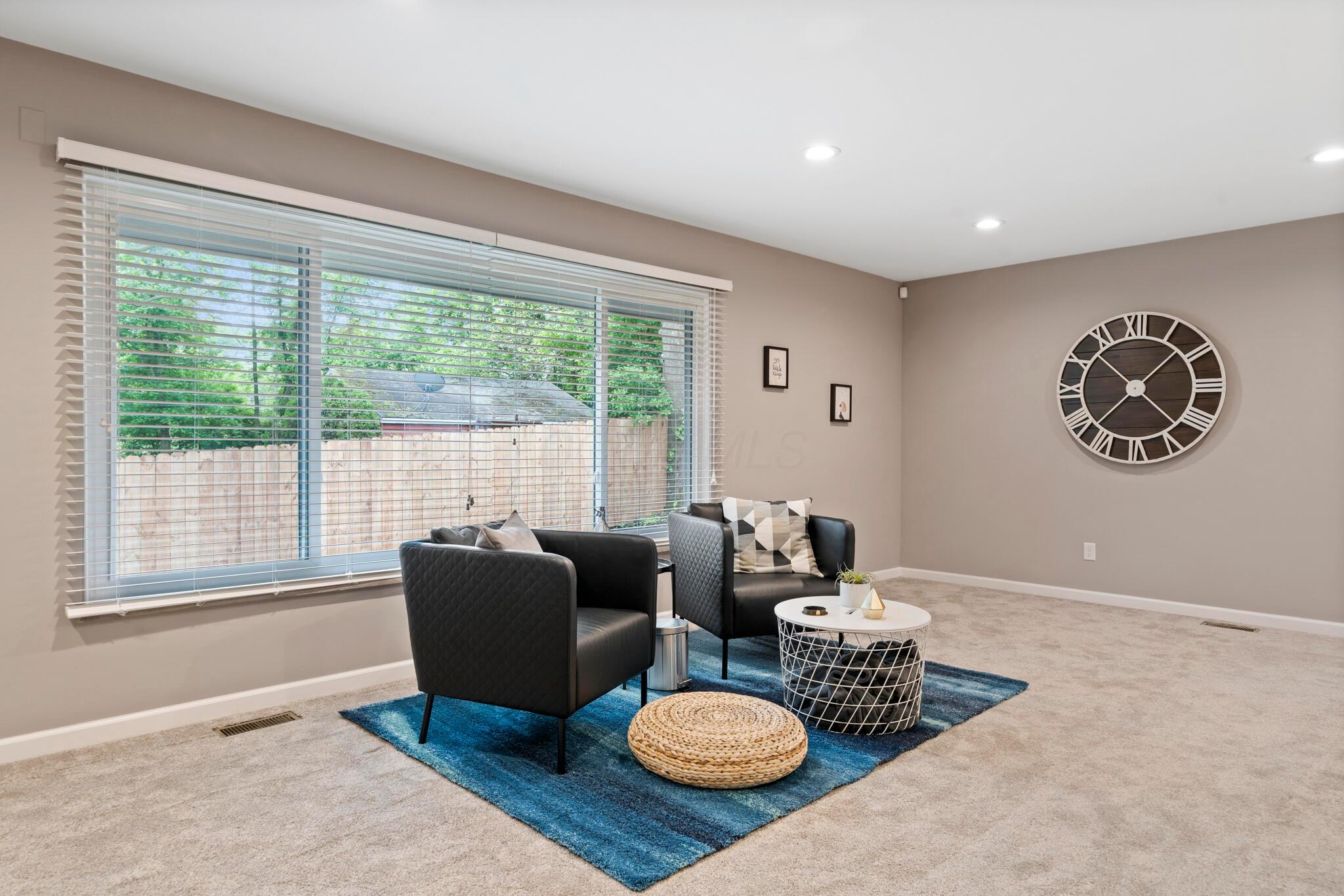 277 South James Road Columbus, OH 43213 - Photo 12 of 36 DSC01492