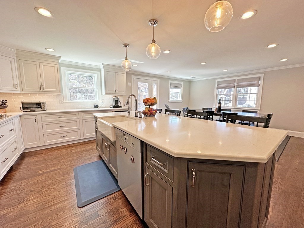 99 Westchester Road Newton, MA 02458 - Photo 6 of 41