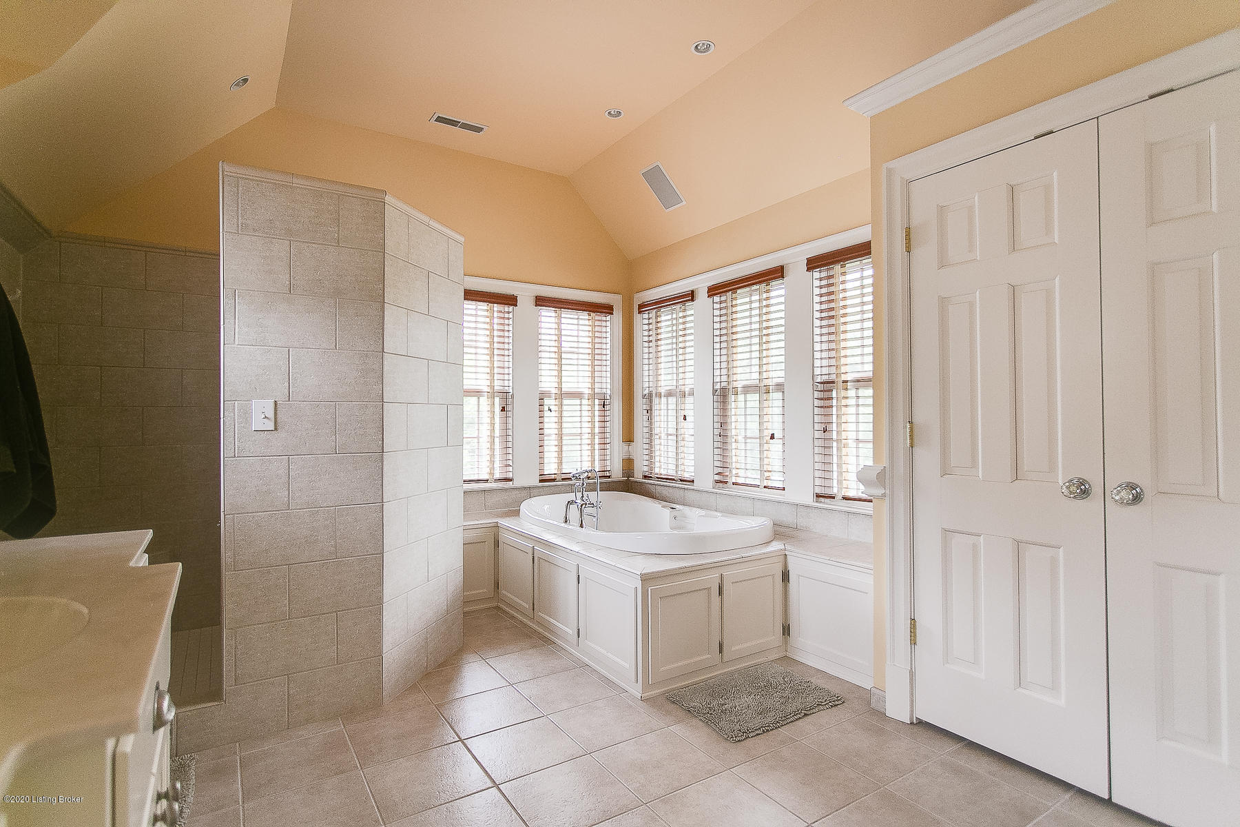 606 Upland Road Louisville, KY 40206 - Photo 22 of 35 Master Bathroom