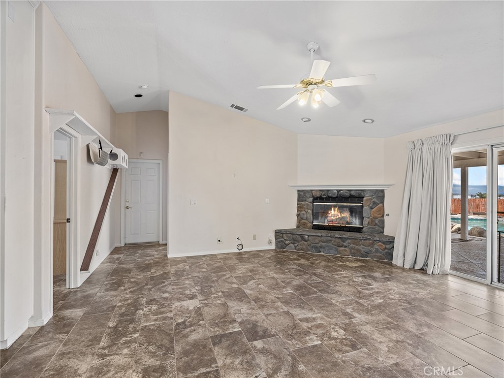 16992 Joshua Road Apple Valley, CA 92307 - Photo 8 of 57