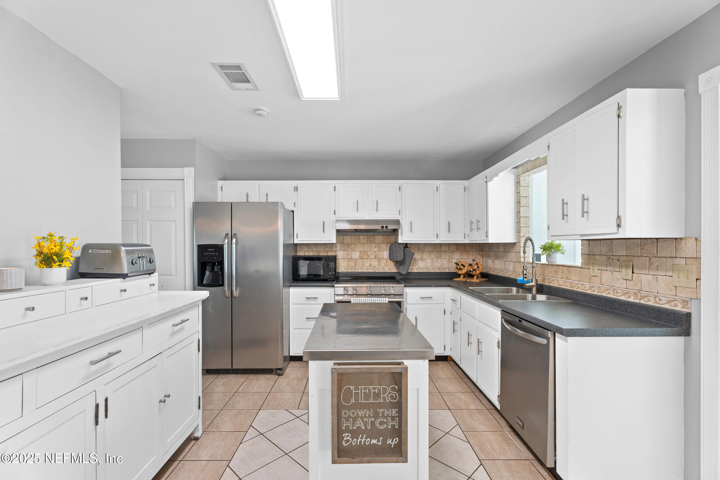 9747 Bradley Road Jacksonville, FL 32246 - Photo 6 of 34 6__a745515