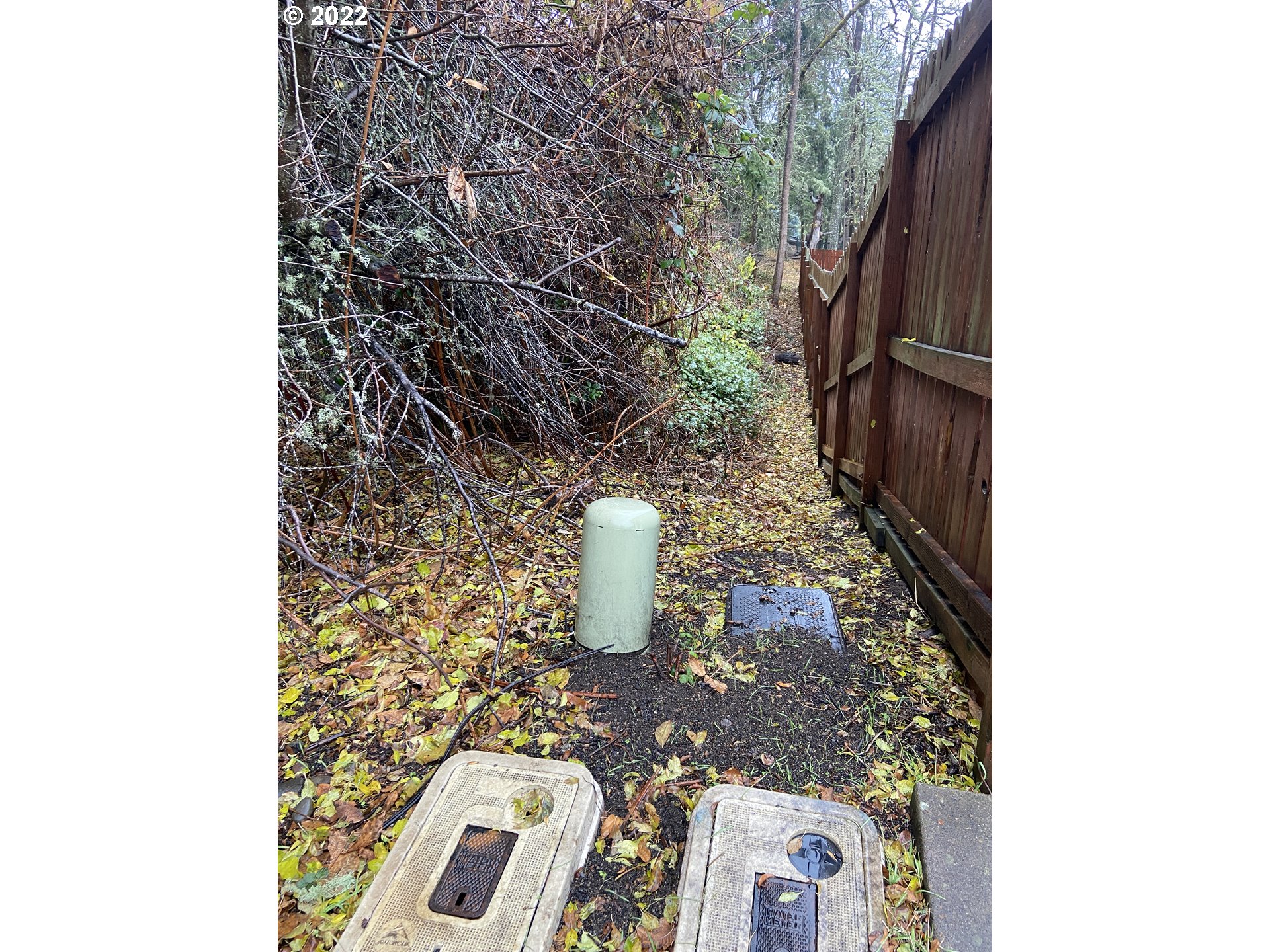 806 Sundance Street Eugene, OR 97405 - Photo 4 of 7 a view of water heater room