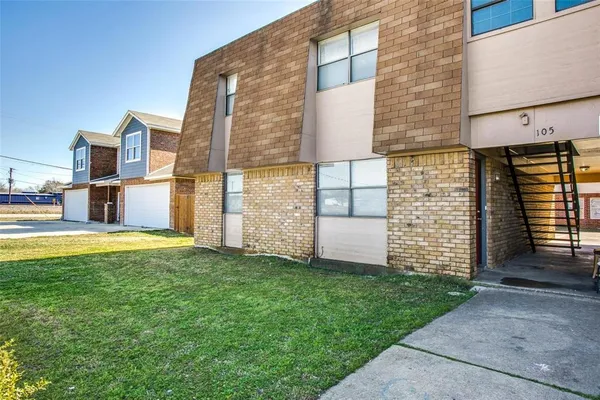 $1,200 | 105 Peach Street, Unit A, Crowley, TX 76036