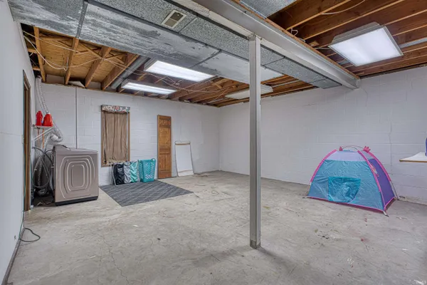 $379,000 | 966 Highway 66, New Harmony, IN 47631