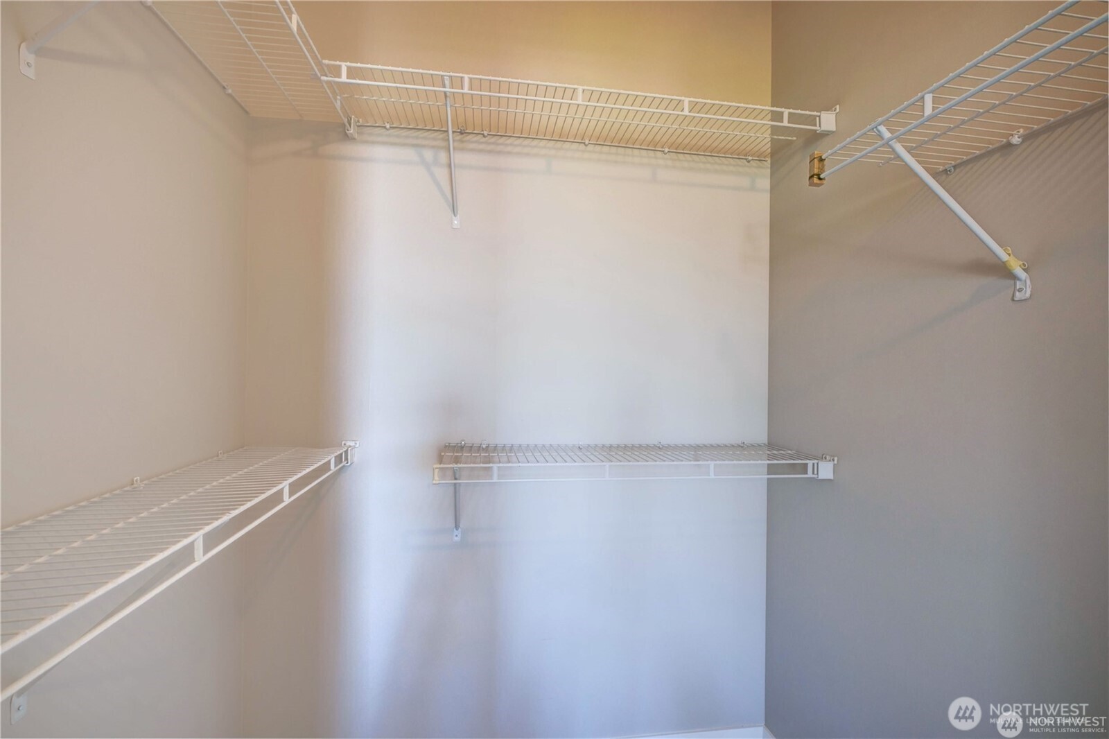 2721 1st Avenue, Unit PH06 Seattle, WA 98121 - Photo 18 of 31