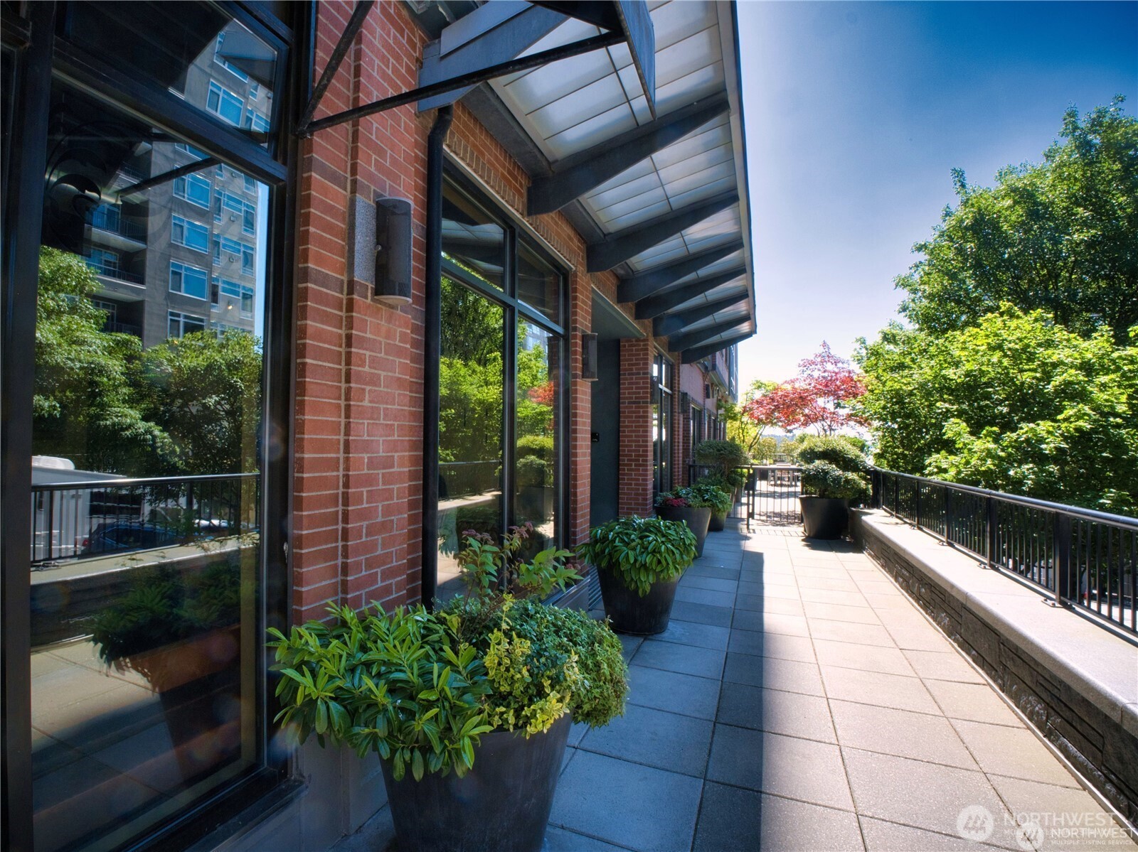 2721 1st Avenue, Unit PH06 Seattle, WA 98121 - Photo 22 of 31