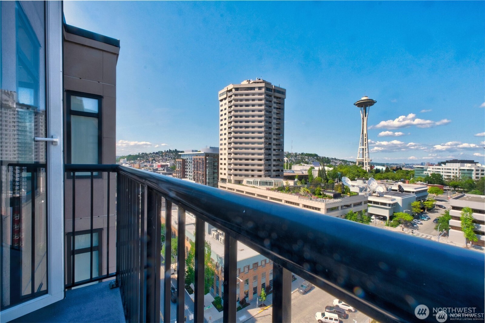 2721 1st Avenue, Unit PH06 Seattle, WA 98121 - Photo 3 of 31