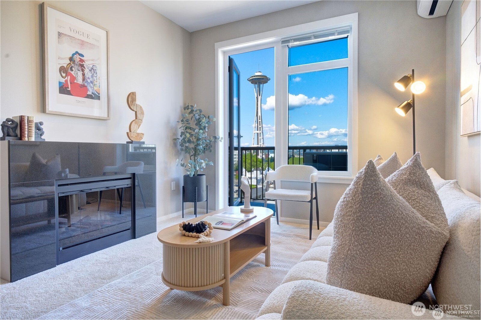 2721 1st Avenue, Unit PH06 Seattle, WA 98121 - Photo 4 of 31