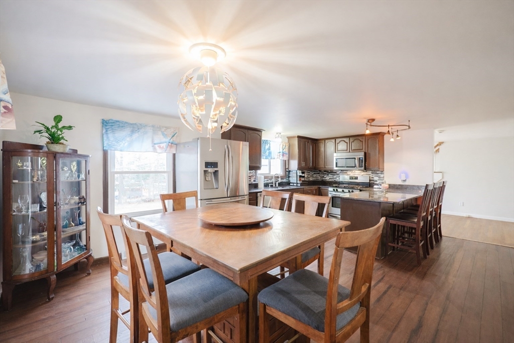 45 Greenfield Road Westport, MA 02790 - Photo 3 of 29