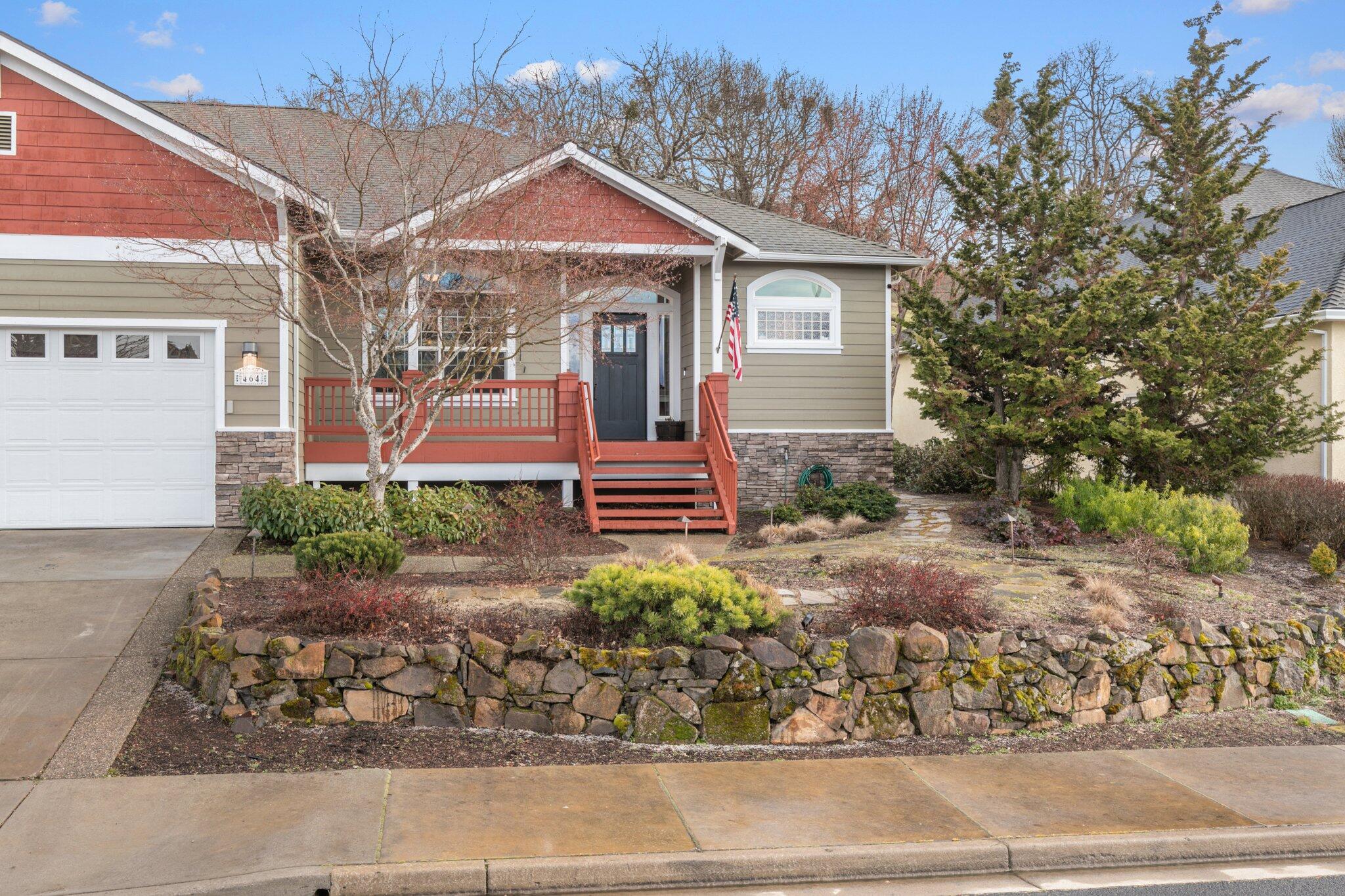 464 Quail Run Eagle Point, OR 97524 - Photo 2 of 32 Gallery Image 2