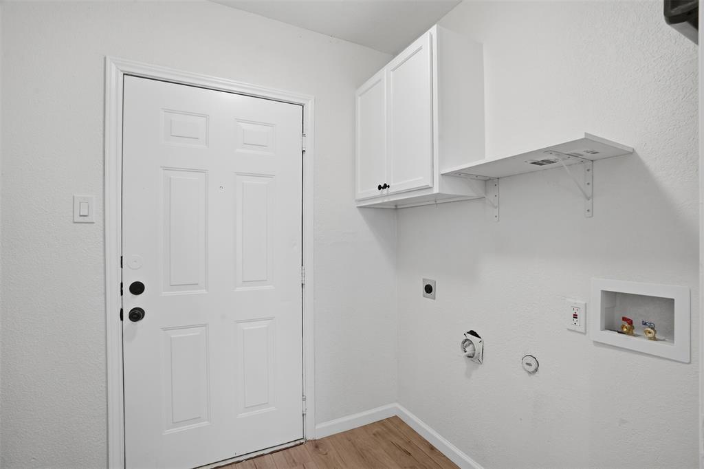 2012 Tennessee Avenue Dallas, TX 75224 - Photo 19 of 28 a view of bathroom