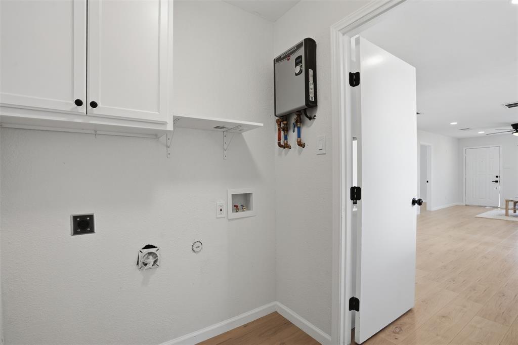 2012 Tennessee Avenue Dallas, TX 75224 - Photo 20 of 28 a view of bathroom