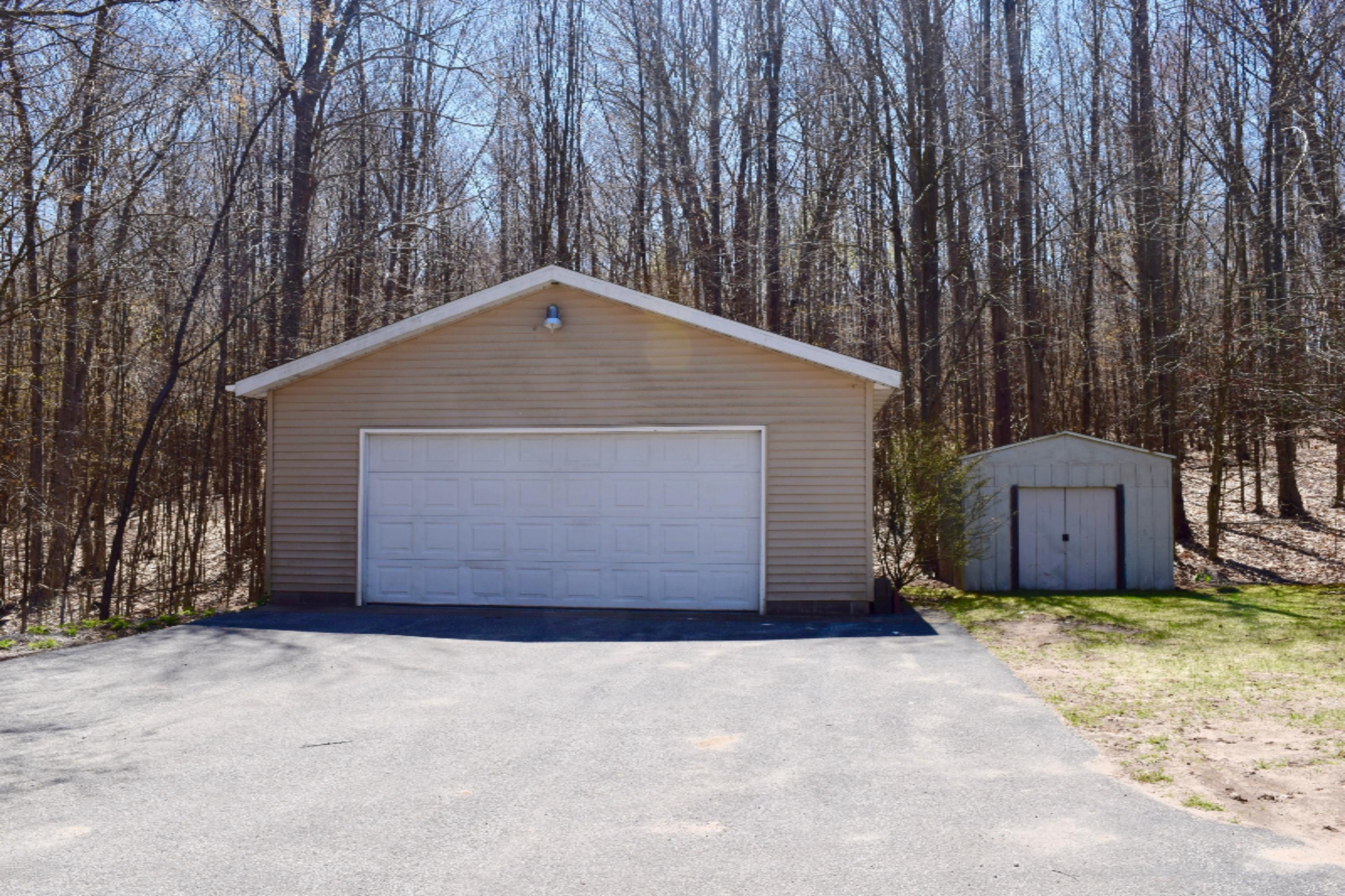5061 Schoedel Road Manistee, MI 49660 - Photo 5 of 39 DSC_0013