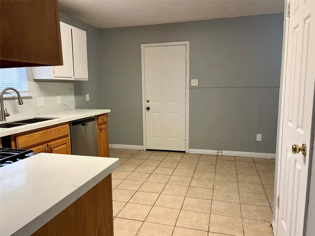 $1,750 | 10610 Sandy River Drive, Sugar Land, TX 77498