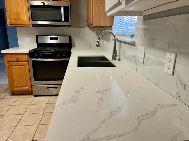 $1,750 | 10610 Sandy River Drive, Sugar Land, TX 77498